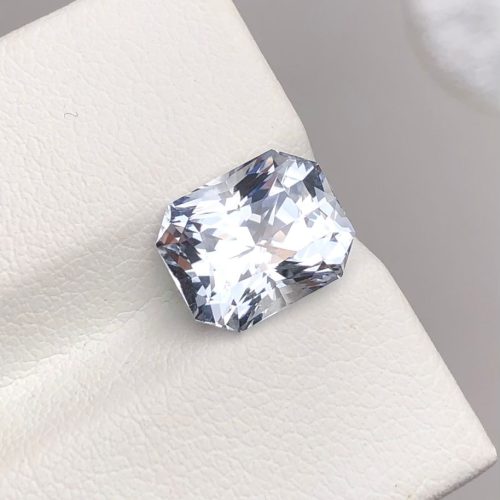 white Sapphire