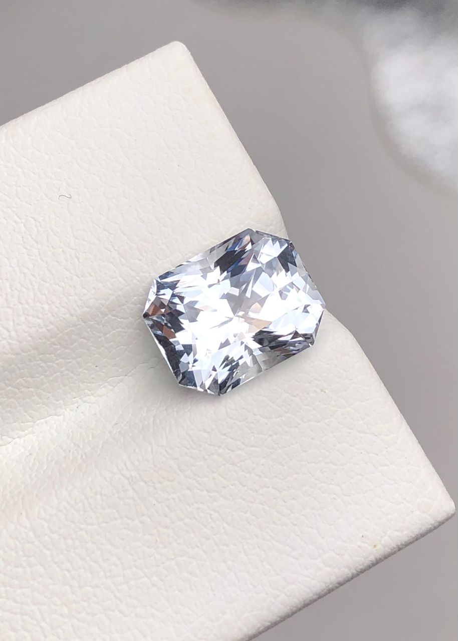 white Sapphire